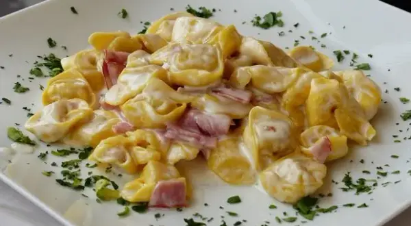 Jak zrobić tortellini z mięsem – prosty przepis na domowy obiad