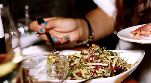 Gdzie zjeść w Suwałkach? Odkryj najlepsze restauracje i smaki