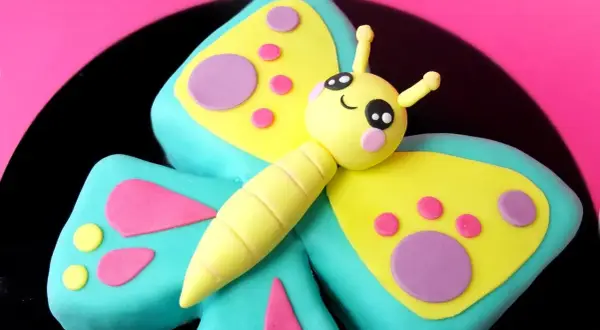 Jak zrobić motylki na tort? 3 metody DIY krok po kroku!