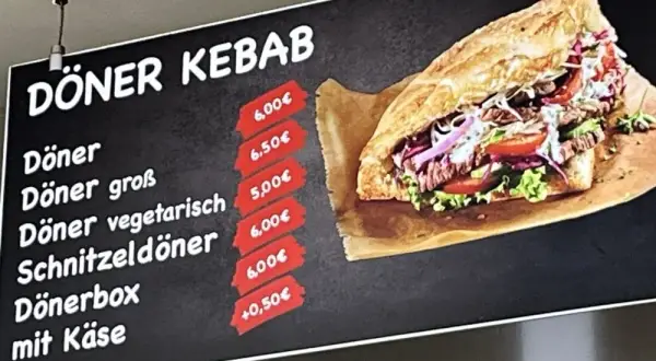 Ile kosztuje kebab w Niemczech? Ceny, jakość i "kebabflacja" 2024