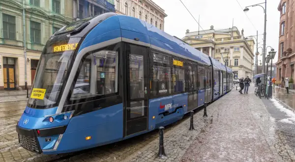 Czy we Wrocławiu uczniowie jeżdżą za darmo? Sprawdź, kto może skorzystać