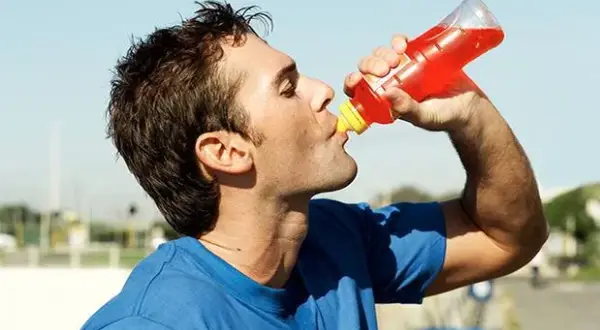Bebidas con Electrolitos: ¿Cuándo las necesitas y cómo prepararlas?