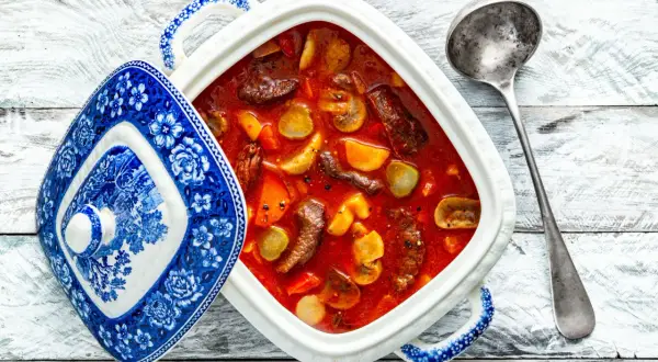 Jak zrobić zupę strogonow – prosty przepis na pyszne danie