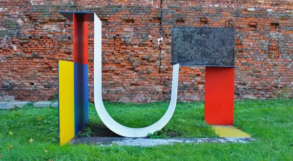Rzeźby przestrzenne: ich znaczenie i techniki w sztuce nowoczesnej