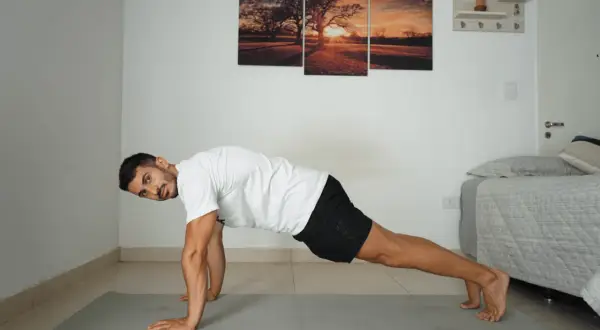 Ejercicios de calistenia en casa para transformar tu cuerpo sin equipo