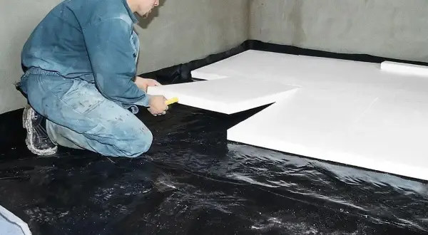 Jaki styropian na posadzki? Wybierz mądrze i oszczędzaj!
