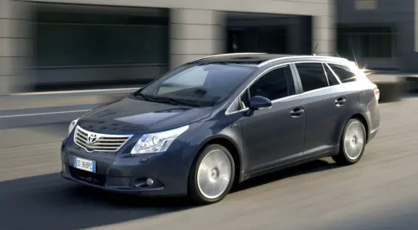 Toyota Avensis jaki silnik wybrać, aby uniknąć wysokich kosztów?