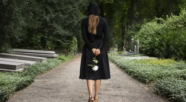 Jak wybrać idealny outfit na Wszystkich Świętych – porady i inspiracje na cmentarz