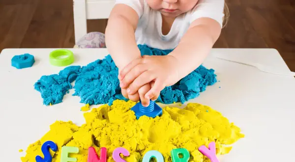 Terapia sensoryczna dla kogo? Poznaj korzyści dla dzieci i dorosłych