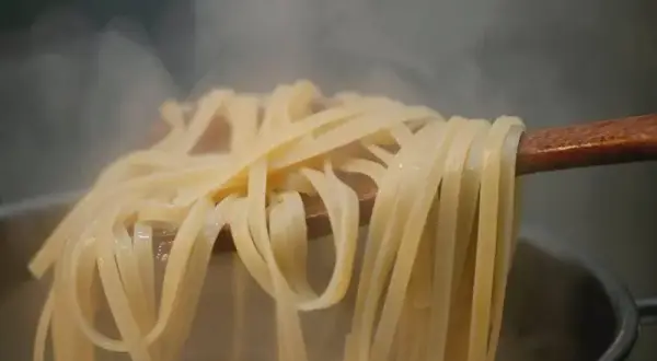 Odgrzewane spaghetti: koniec z suchym! Smak i konsystencja jak nowe