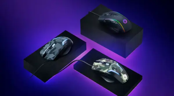 Tres ratones gaming con diseños de camuflaje y RGB. Listos para conectar ratón inalámbrico y empezar la partida.