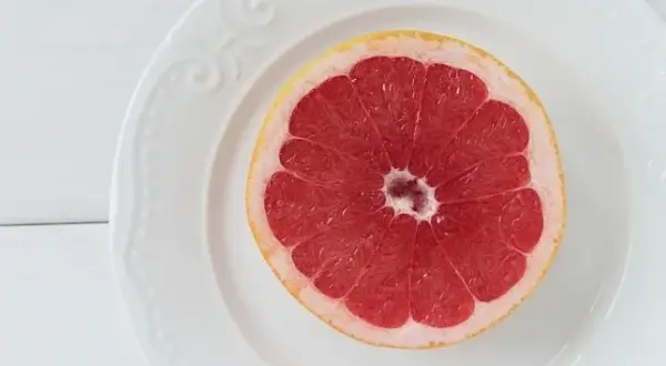 Kiedy sezon na grejpfruty? Wybierz najlepsze i najsmaczniejsze