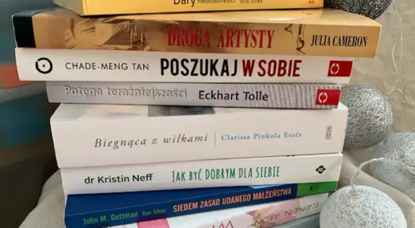 Książki rozwojowe: od czego zacząć, by naprawdę zmienić życie?