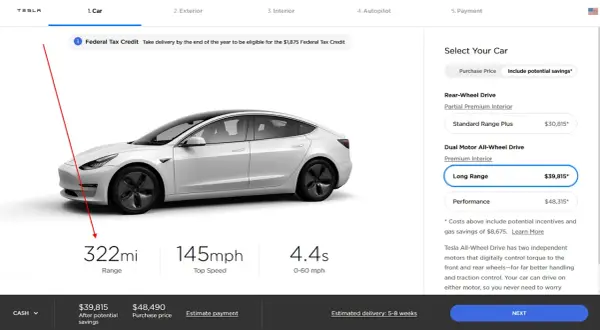 Biały samochód Tesla Model 3 z zaznaczonym zasięgiem 322 mil.