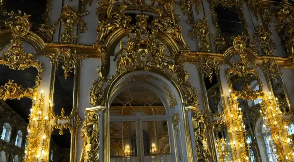 Najpiękniejsze zdjęcia Pałacu Aleksandra w Carskim Siole: galeria i historia