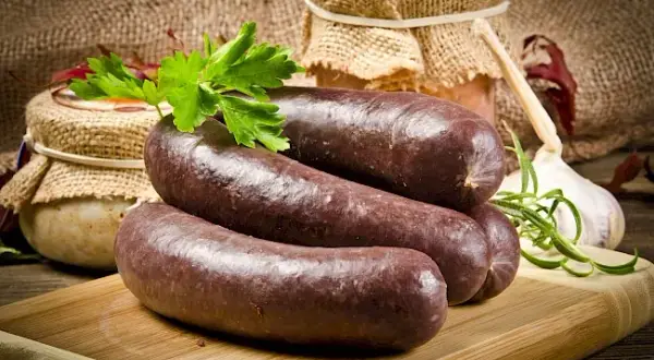 Czy kaszanka jest keto? Sprawdź, ile ma węglowodanów i jak ją jeść