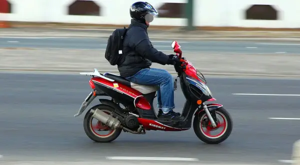 Jak wyrejestrować motorower - uniknij kar i zbędnych kosztów