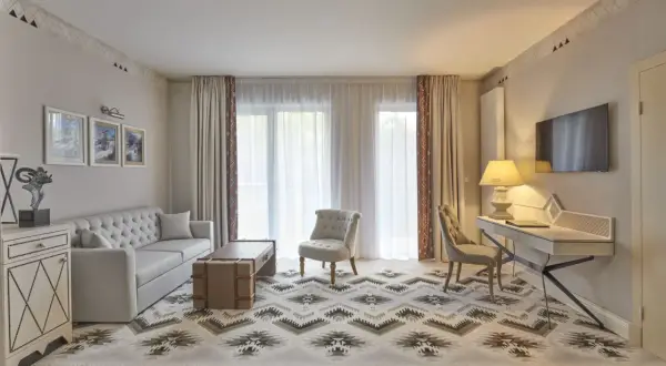 Czym się różni aparthotel od hotelu? Odkryj kluczowe różnice