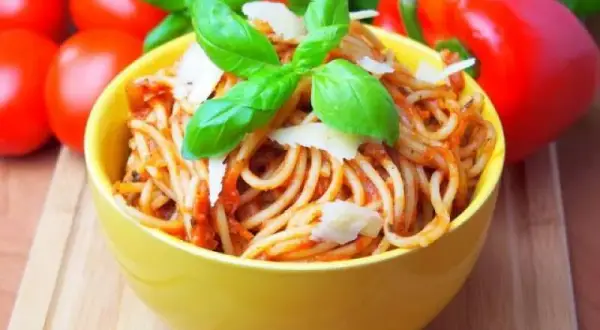 Przepis na spaghetti bez mięsa, które zachwyci każdego miłośnika smaku