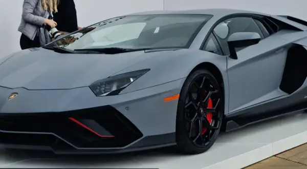 Ile KM ma Lamborghini Aventador? Od 700 do 780 i 1000+!