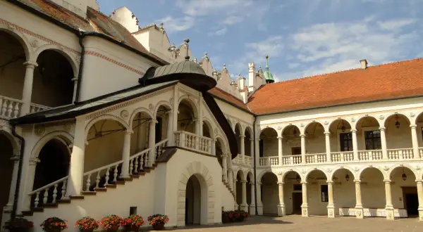 Reżyser czarnych chmur krzyżówka - poznaj odpowiedź na hasło