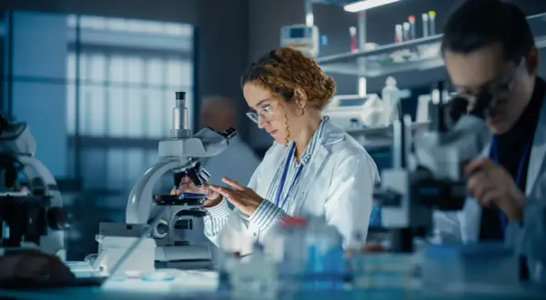 Zarobki monitora badań klinicznych (CRA) w Polsce: Ile zarobisz?