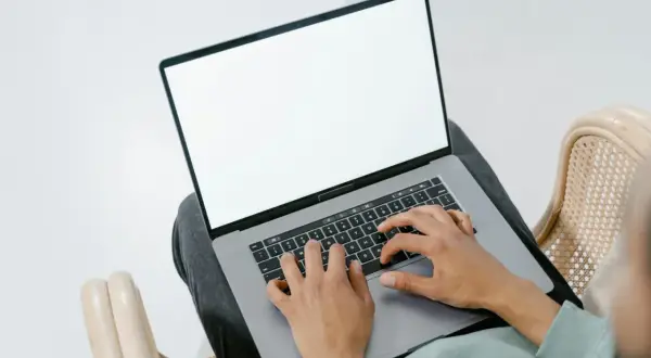 Jak wyłączyć formatowanie w Wordzie i uprościć edycję dokumentów