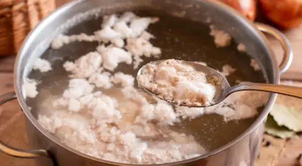 Szumowiny w rosole: Szkodliwe? Zbierać? Rozwiewamy mity!