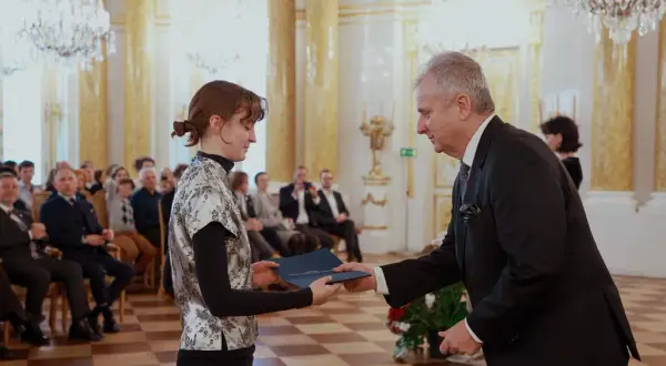 Ile wynosi stypendium ministra kultury? Zaskakujące kwoty i kategorie