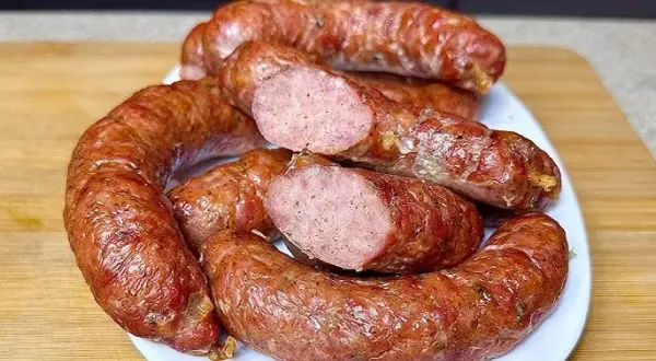 Jak długo piec kiełbasę w piekarniku? Czas i wskazówki dla idealnej kiełbasy