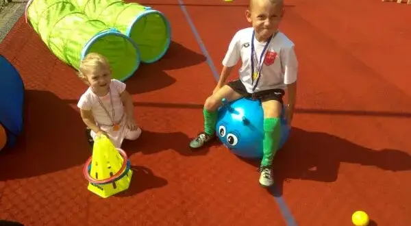 Konkurencje sportowe dla dzieci i rodziców - radość i zdrowie w rodzinie
