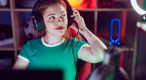 Adaptacyjna muzyka w grach roguelike — jak kompozytorzy oswajają losowość