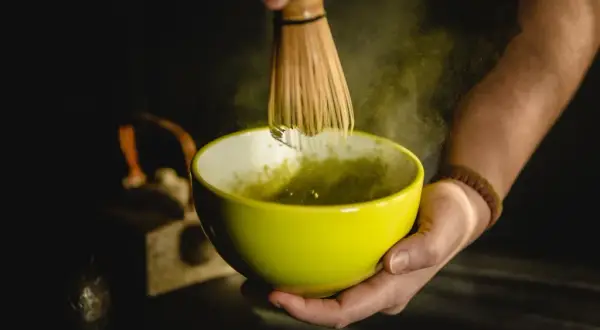 Jak wybrać najlepszą matchę do codziennego picia i czym różni się matcha ceremonialna od kulinarnej?