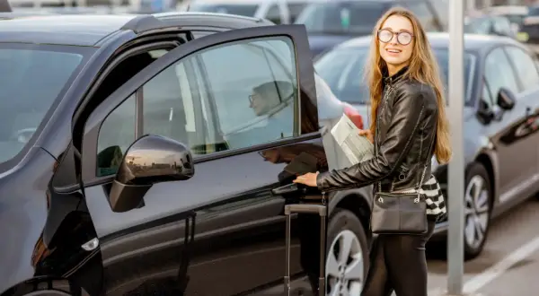 Objazdowe wakacje w Polsce? Sprawdź, jak bezpieczny wynajem auta zmienia zasady gry!