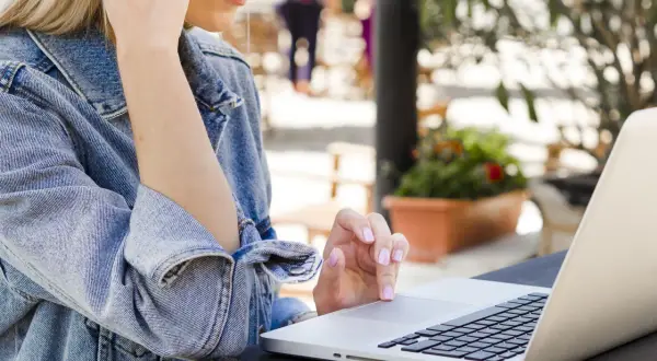 Dlaczego użytkownicy oczekują coraz prostszego dostępu do usług online?