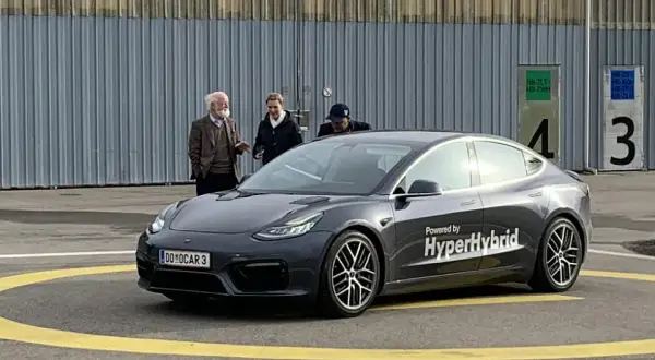 Czy Tesla jest na benzynę? Odkryj prawdę o samochodach elektrycznych