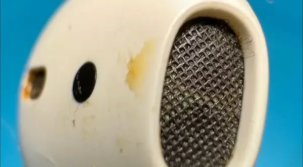 Czemu AirPods grają cicho? Odkryj przyczyny i rozwiązania problemu