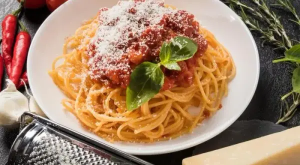 Jak zrobić spaghetti bez mięsa – pyszny przepis na wegetariańskie danie