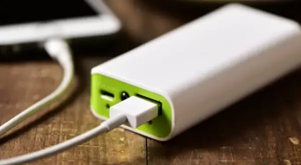 Power bank 2000mAh: Czy on wystarczy na cały dzień poza domem?
