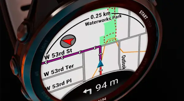 Zegarek Garmin z mapą i trasą. Dowiedz się, jak zaktualizować nawigację Garmin, by zawsze docierać do celu.