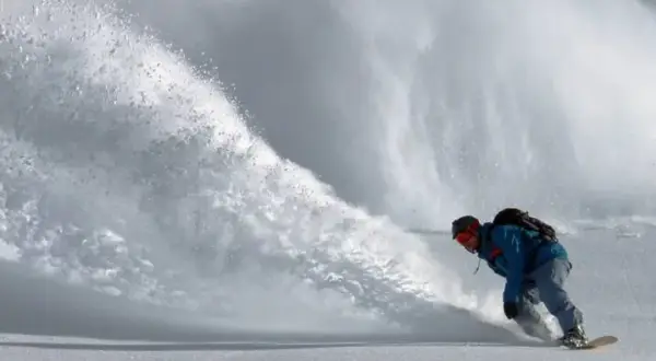 Jaki snowboard dla początkujących: wybierz idealną deskę bez błędów