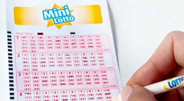 Na kuponie Mini Lotto zaznacza się liczby. W Lotto Plus losuje się 6 z 49 liczb.