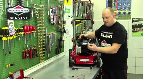 Jaką świecę do kosiarki Briggs & Stratton 450 wybrać, by uniknąć problemów?