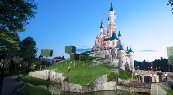 Gdzie jest Disneyland? Poznaj 6 parków i wybierz swój idealny!
