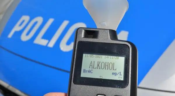 Ile wykaże alkomat po jednym piwie? Zaskakujące fakty o promilach