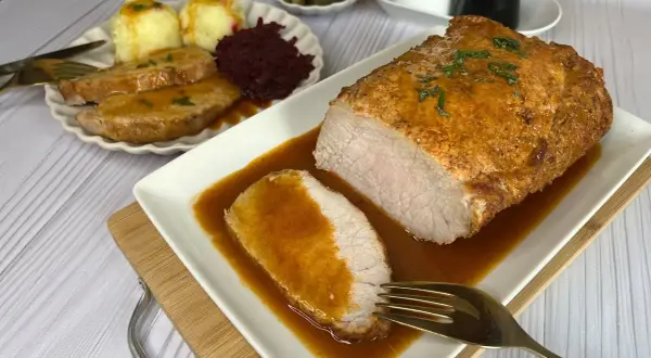 Jak dusić schab, aby uzyskać soczyste i aromatyczne mięso