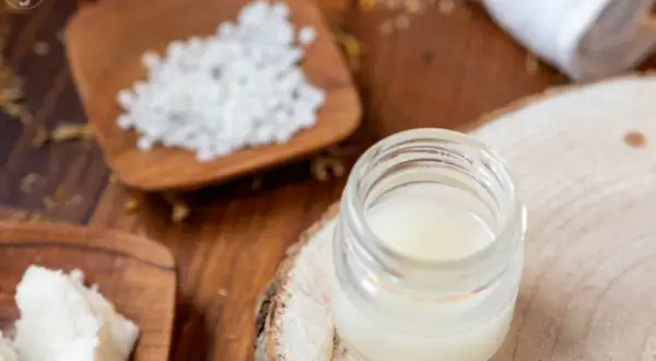 Jak zrobić balsam do ust? Prosty przepis, naturalny skład, DIY!