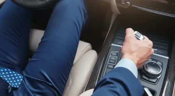 Objawy zużytego sprzęgła w automacie – nie ignoruj tych sygnałów