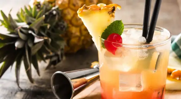 Wyjątkowe drinki urodzinowe, które zachwycą twoich gości