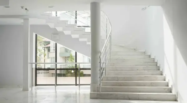 Ile kosztuje metr balustrady? Zaskakujące ceny i czynniki wpływające na koszt